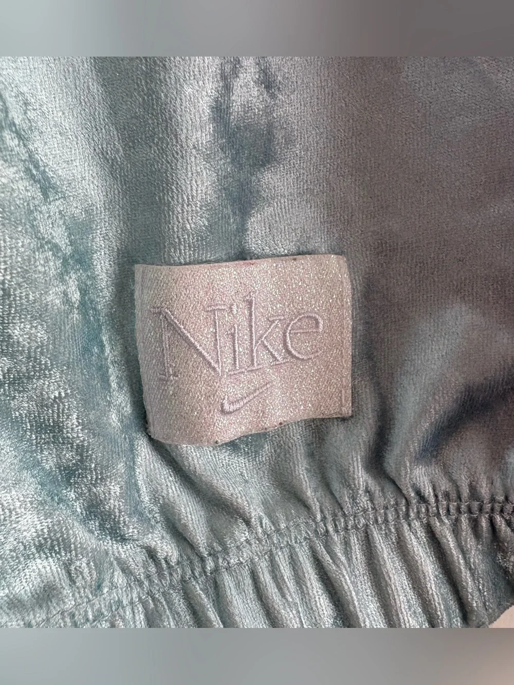 Nike Women’s Multicolor Ombré Velour Logo Pullover Hoodie Size M